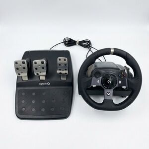 Logitech G920 Driving Force Racing Wheel With Pedals